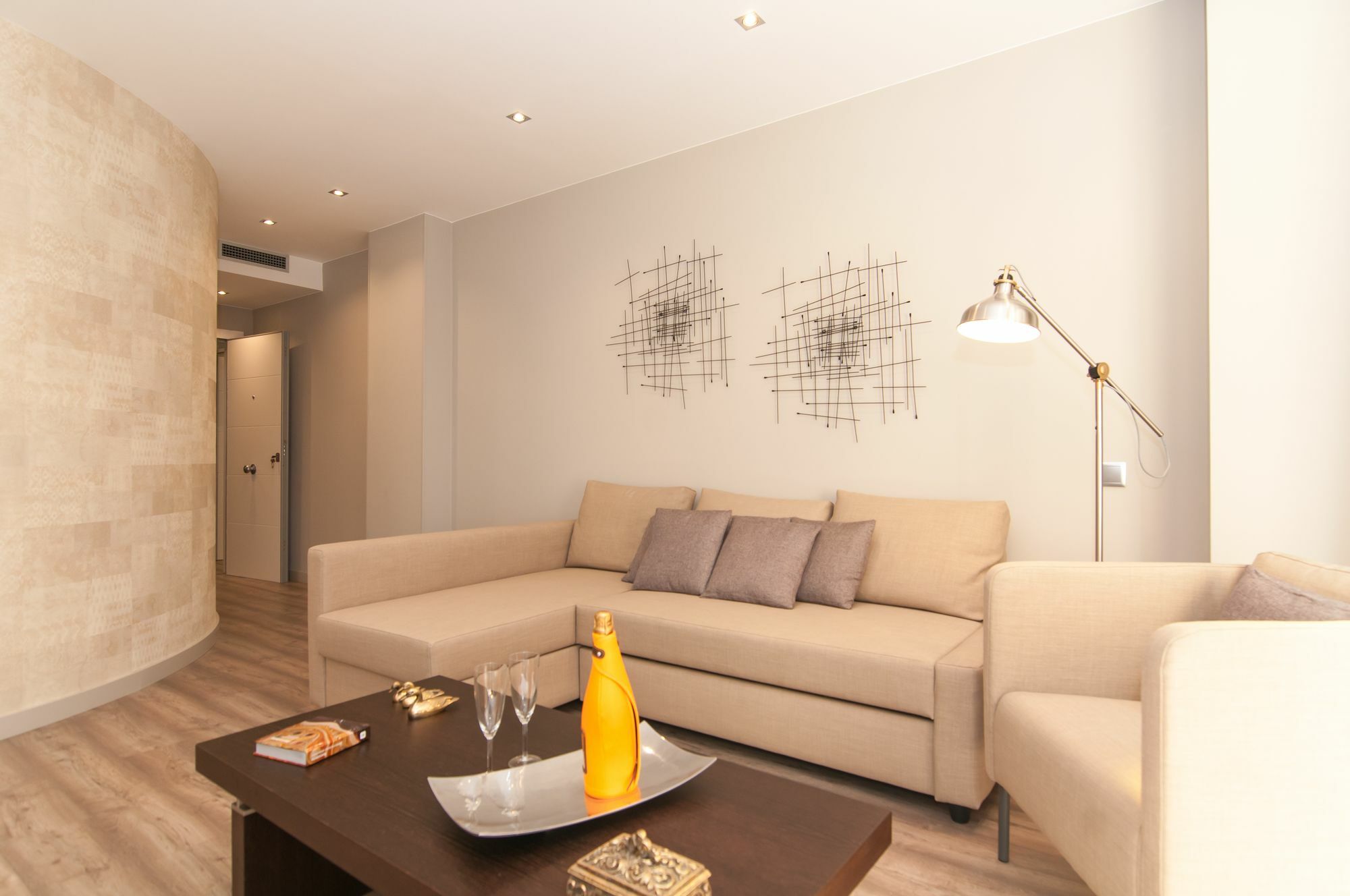 Montaber Apartments - Sagrada Familia Барселона Екстер'єр фото